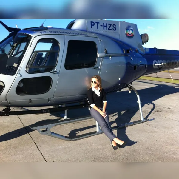 Post de carrossel: Silvana ao lado do Globocop